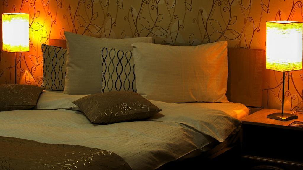 City Garden Rooms And Apartments Бухарест Номер фото